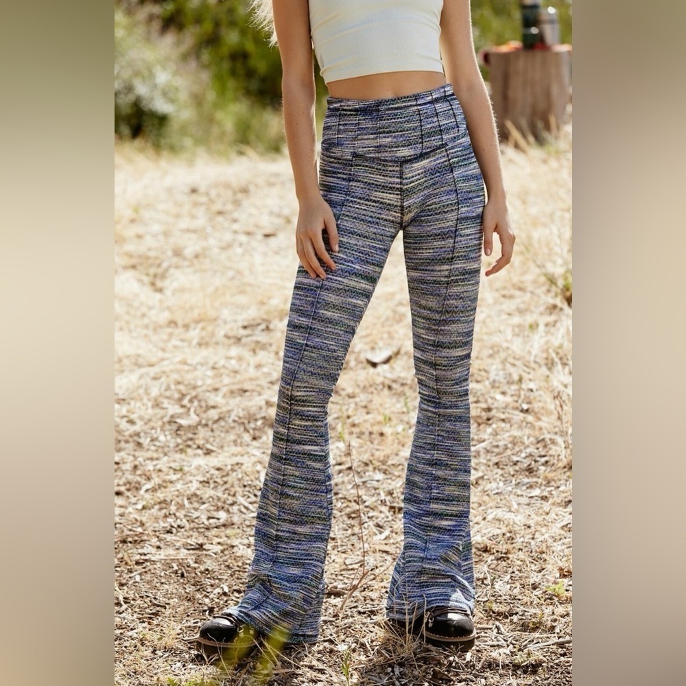 FP Movement| ‘On It’ Ribbed Ombré High Rise Flare Legging - Picture 2 of 12